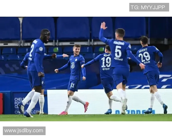 欧冠的决赛战况异常激烈,皇马与曼城争夺冠军