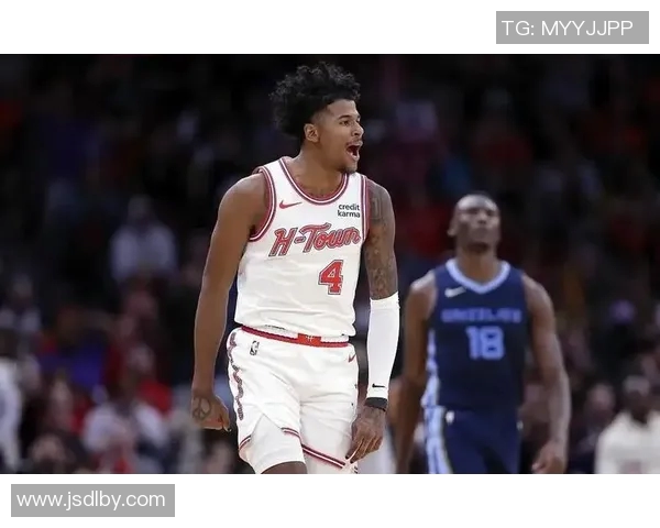 火箭队换帅后迎来三连胜，新教练带来好运气